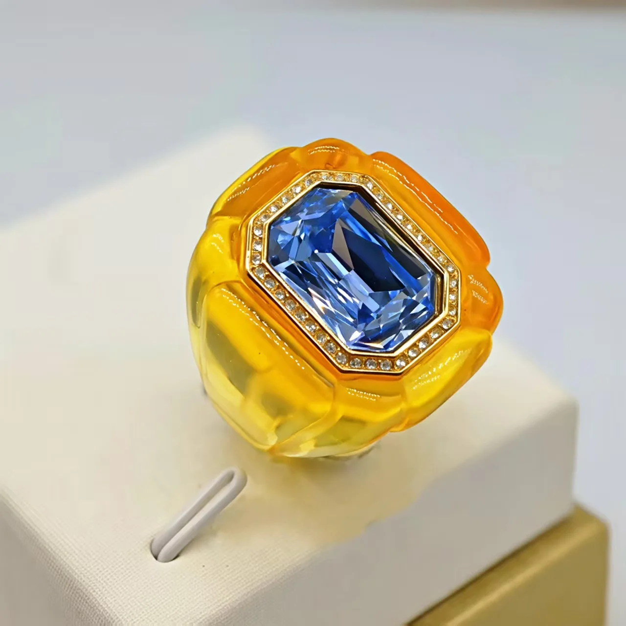 خاتم مستطيل أصفر كلاسيكي جديد لخريف 2025 #1