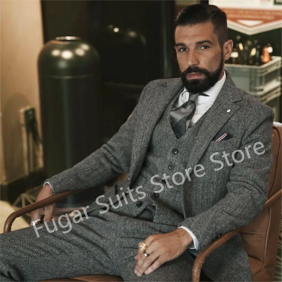 

Grey Herringbone Men Suits Slim Fit Tweed British Style Groom Tuxedos 3 Pieces Sets Business Blazer+Pants+Vest Costume Homme