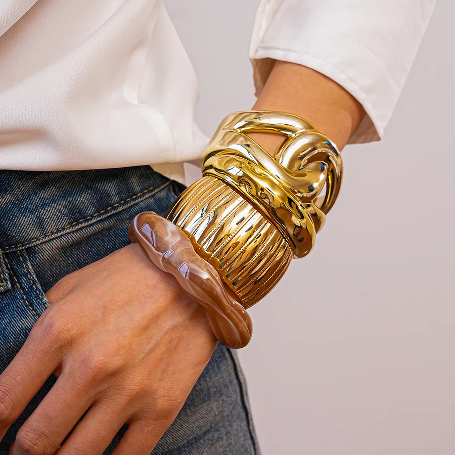 

Punk Golden Irregular Wide Metal Cuff Bangles Bracelets for Women Hollow Acrylic Bangle Statement Massive Men Hand Jewelry Gift