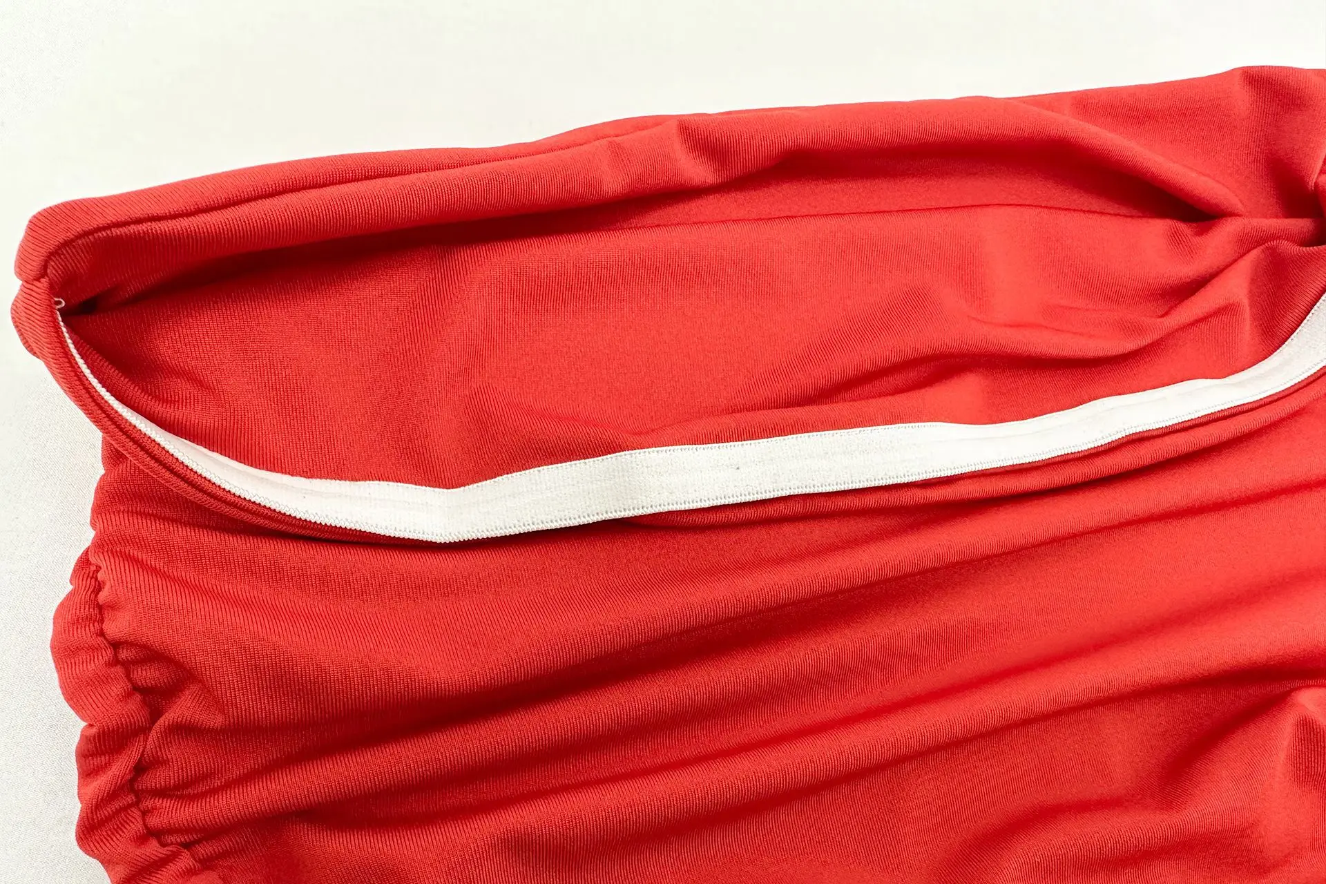 فستان Bangniweigou بدون حمالات باللون الأحمر للنساء أنيق ونحيف ومتوهج بمظهر فانوس لطيف ومطوي قصير #5