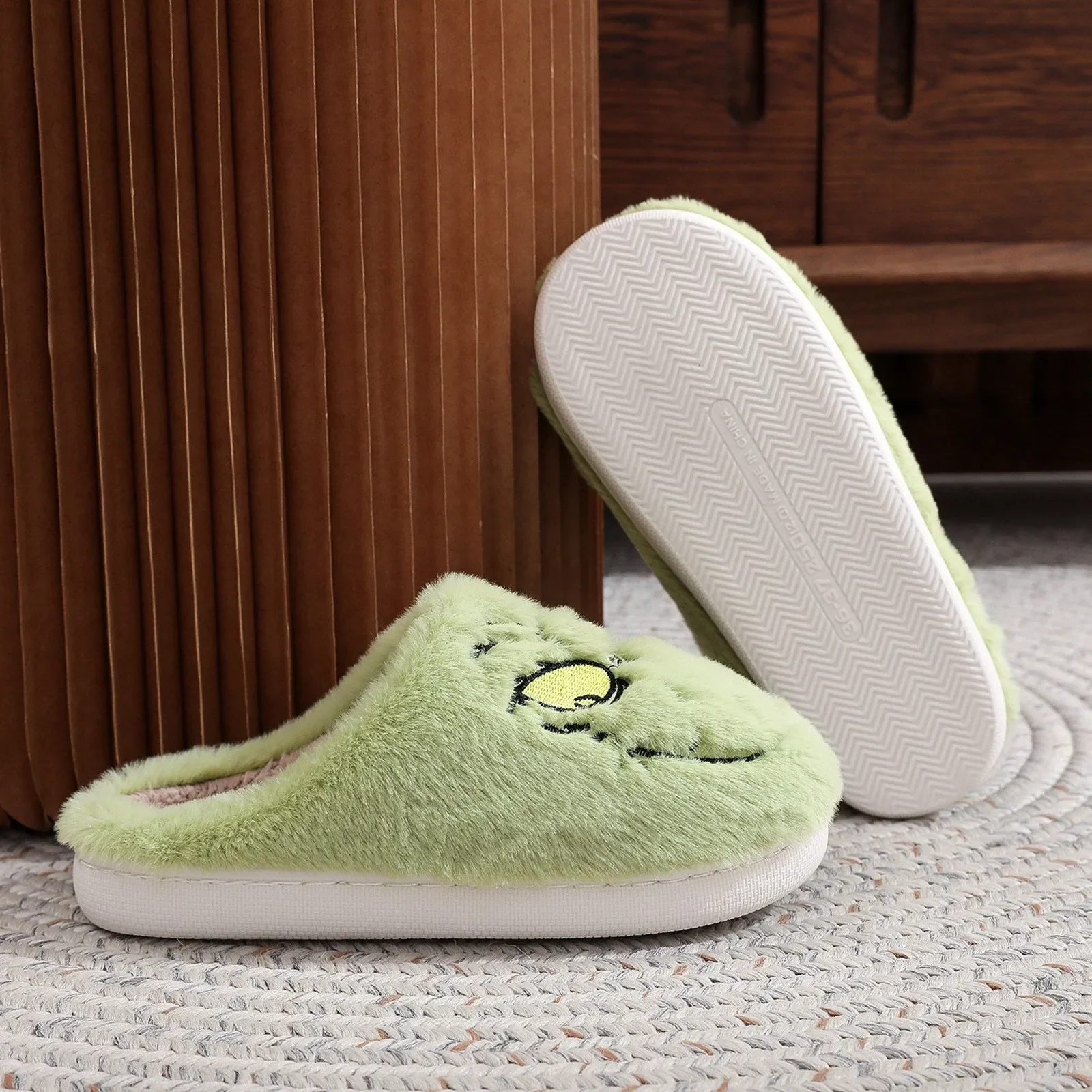 2024 Winter New Fashion Furry Slippers for Girls Casual Cotton Shoes for Middle Children Children\'s Smiling Face Furry Shoes