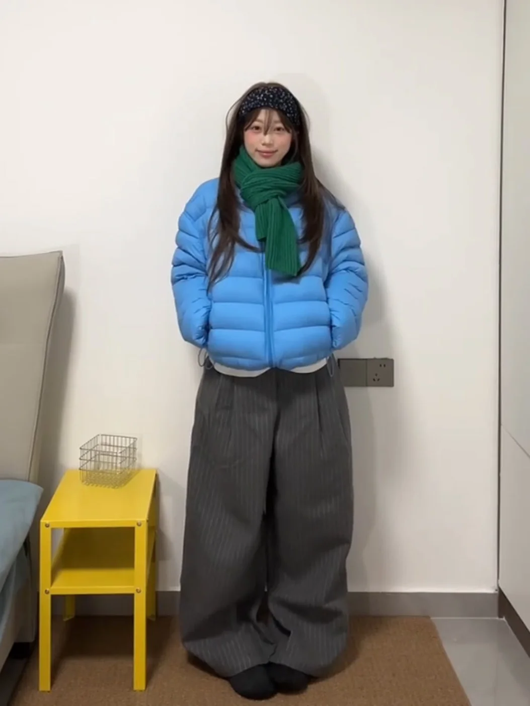 

Синяя короткая утепленная хлопковая куртка с воротником-стойкой, повседневный стиль, женская верхняя одежда, модное универсальное зимнее пальто на молнии