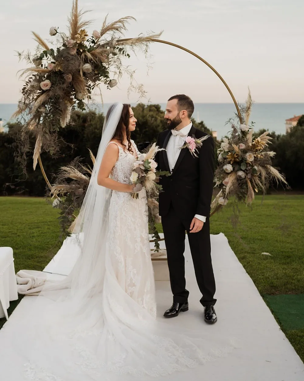 Pailletten Spitze Meerjungfrau Hochzeitskleid 2025, tiefer V-Ausschnitt, rückenfrei, Boho-Brautkleid, Damen, maßgeschneidertes langes Trail-Böhmisches Brautkleid