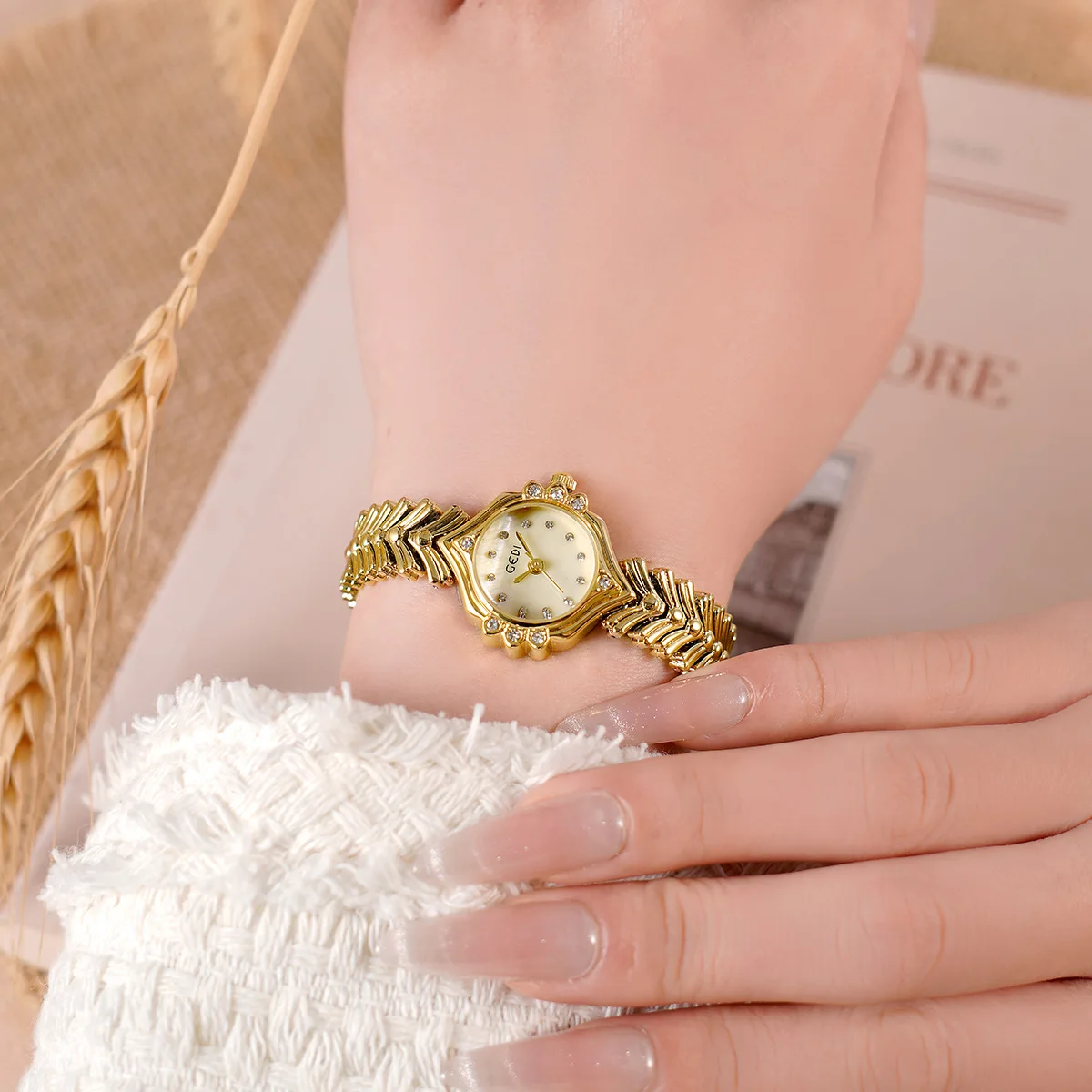 女性腕時計ダイヤモンドマザーパール小麦耳フィッシュテールブレスレットライト高級ハイエンド防水レディースファッションクォーツ腕時計