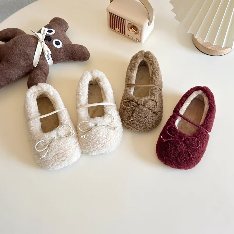 Scarpe singole da ragazza morbide e carine per l'autunno e l'inverno, capelli di agnello a bocca superficiale per bambini e scarpe calde invernali in peluche