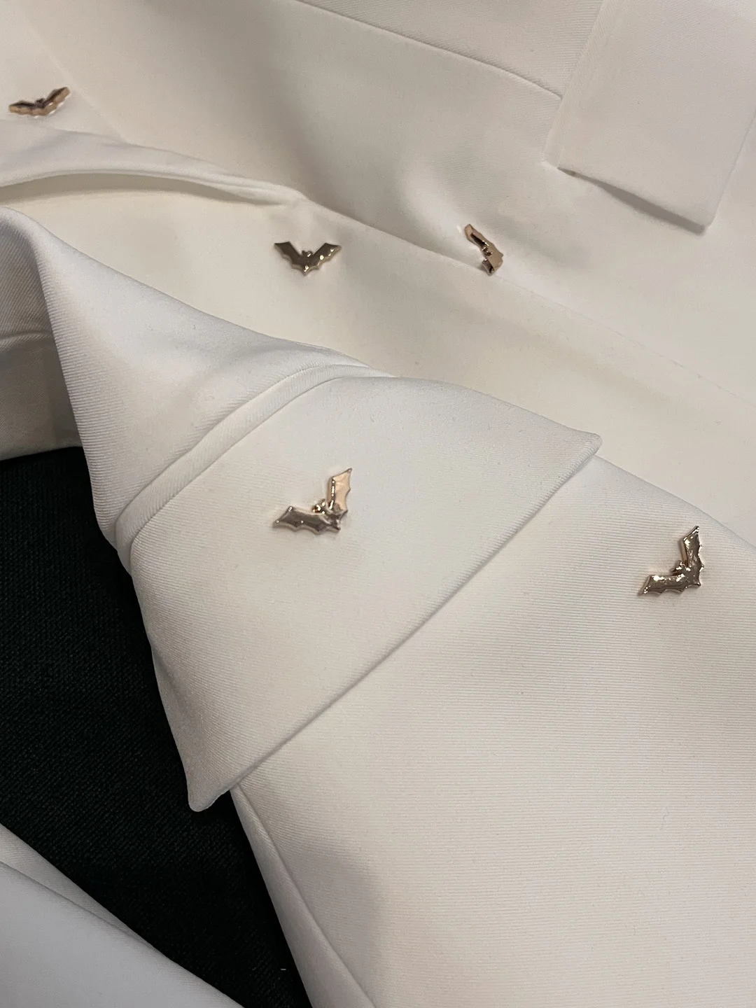 Ele Design or décoré coupe ajustée longueur Midi chauve-souris perle Jaet Sli trajet vent femme Faion A30