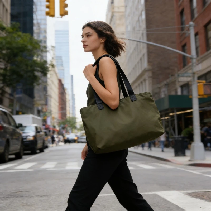 Large-Capacity Lightweight Nylon Tote Bag Water-Resistant Minimalist Stylish Shoulder Bag Practical Daily Commute Casual Tote
