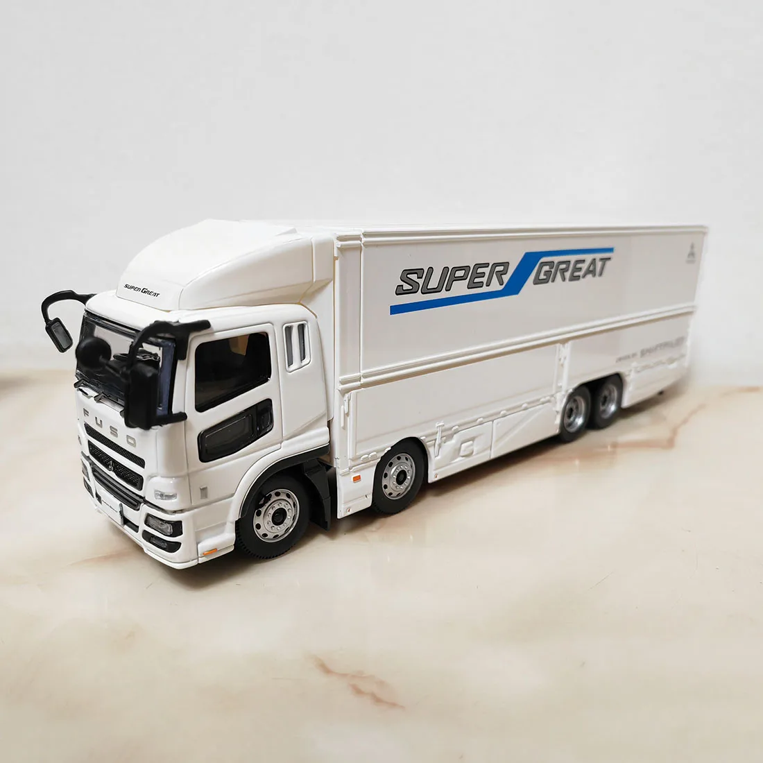 Diecast 1:43 Skala Mitsubishi FUSO SUPERGREAT Truk Kontainer Paduan Model Mobil Koleksi Mainan Hadiah Souvenir Tampilan Ornamen