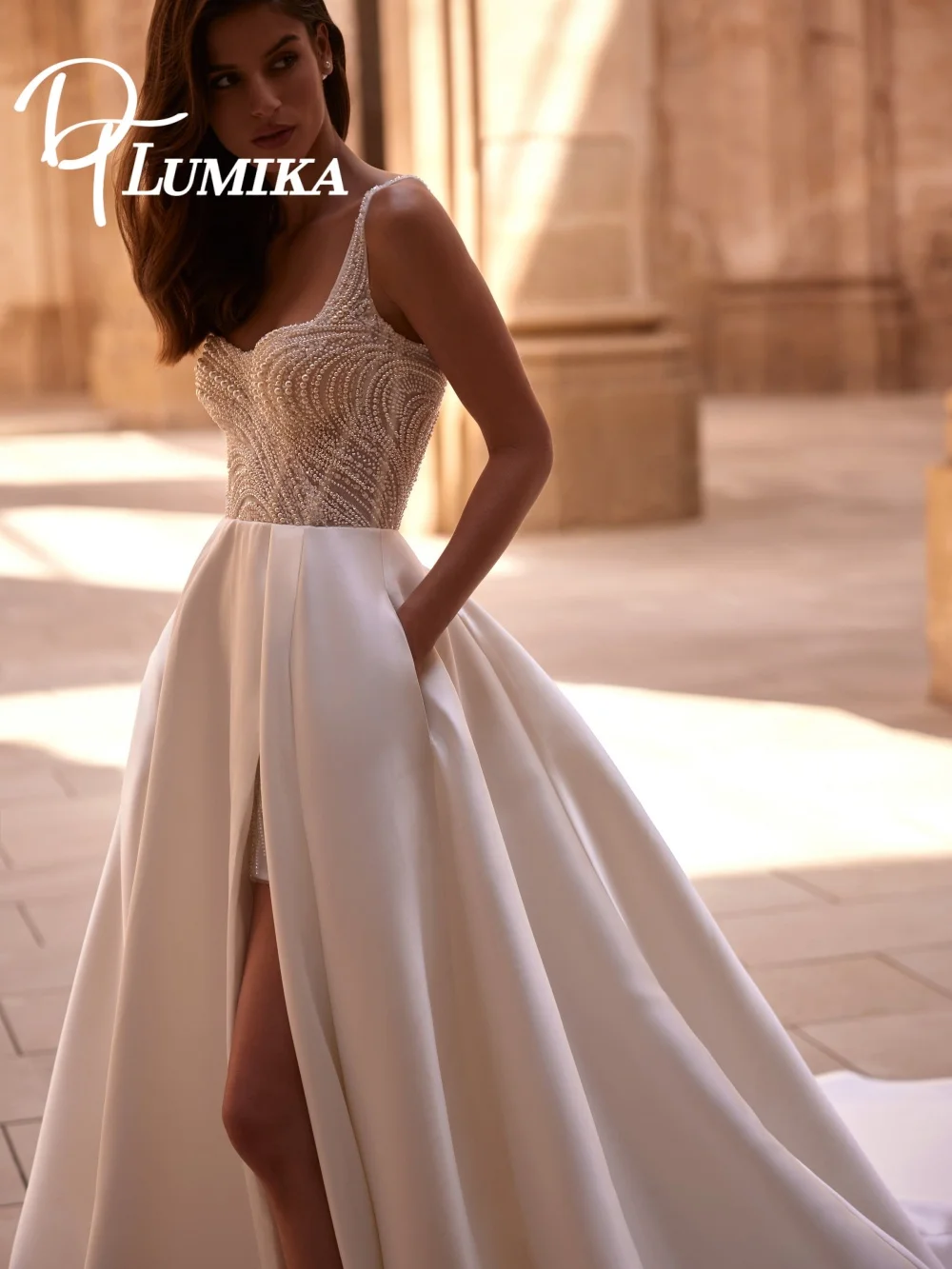 

Luxurious Pearl Wedding Dress Elegant Spaghetti Strap Bridal Gown Sexy Satin Floor-Length Customized
