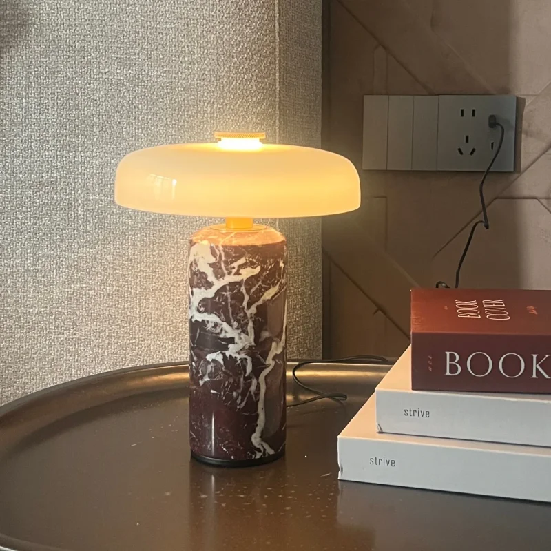 مصباح طاولة فاخر من الزجاج وال - مراجعة Decor Lighting Uk وسعره