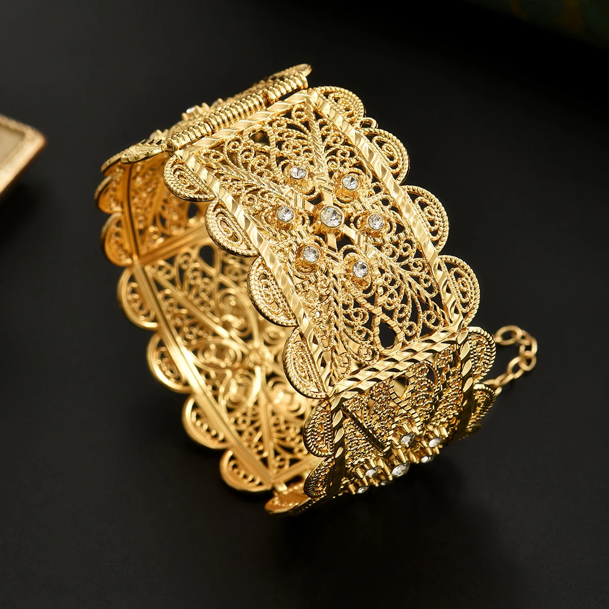 Arabic Bride's Jewelry Bracelet Engraved With Flower Patterns, Side-Opening Bracelet, Gold-Plated, Wedding Dress Wrist Ornaments image 3