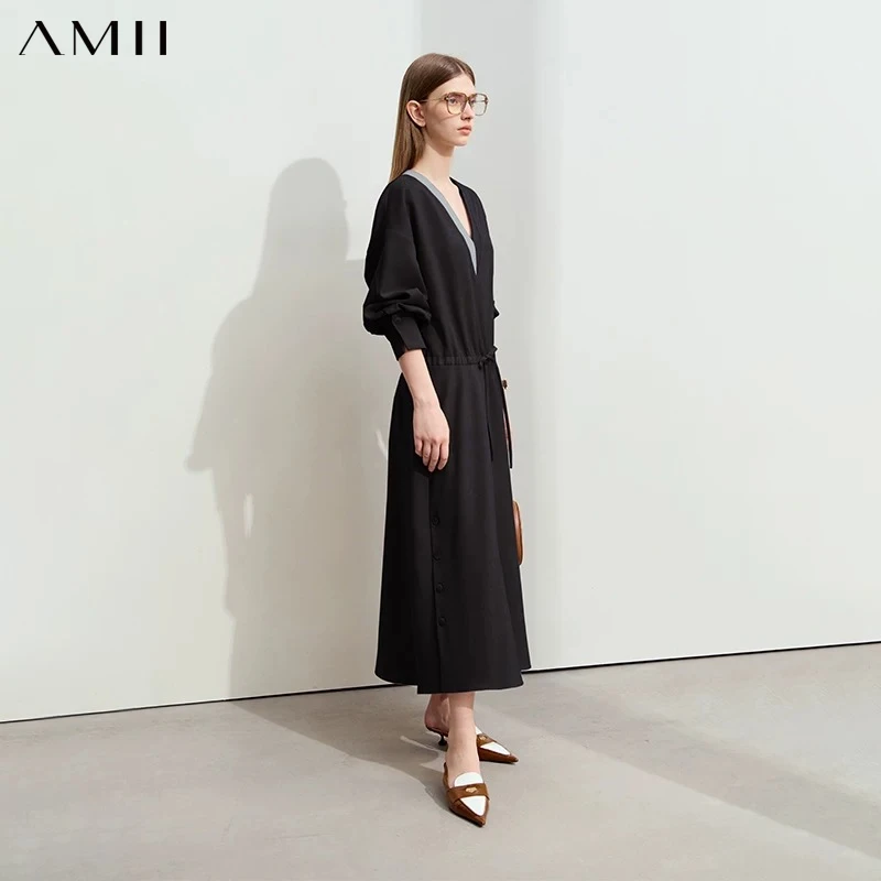 AMII Minimalist Women's Commuter Dresses Color Splicing V-neck Draw String Slimming 2026 Autumn Loose Midi Dress Female 12443118