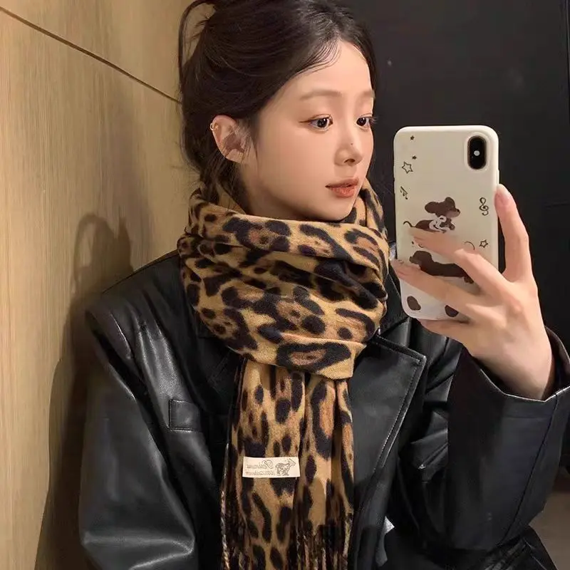 2024 Fashion Sexy Leopard Women Winter Warm Scarf Tassels Shawl Cashmere Foulard Pashmina Hijabs Lady Scarves Wraps