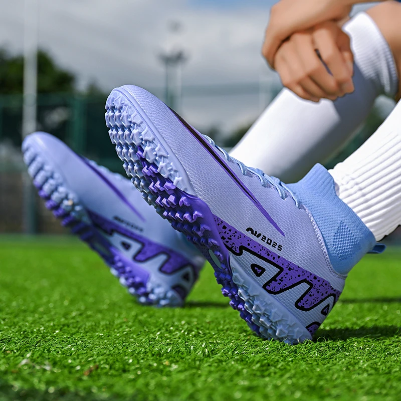 Men Ultralight Soccer Shoes Society Cleats Professional Fast Football Shoes TF/FG Original Football Field Boots Sneaker Unisex