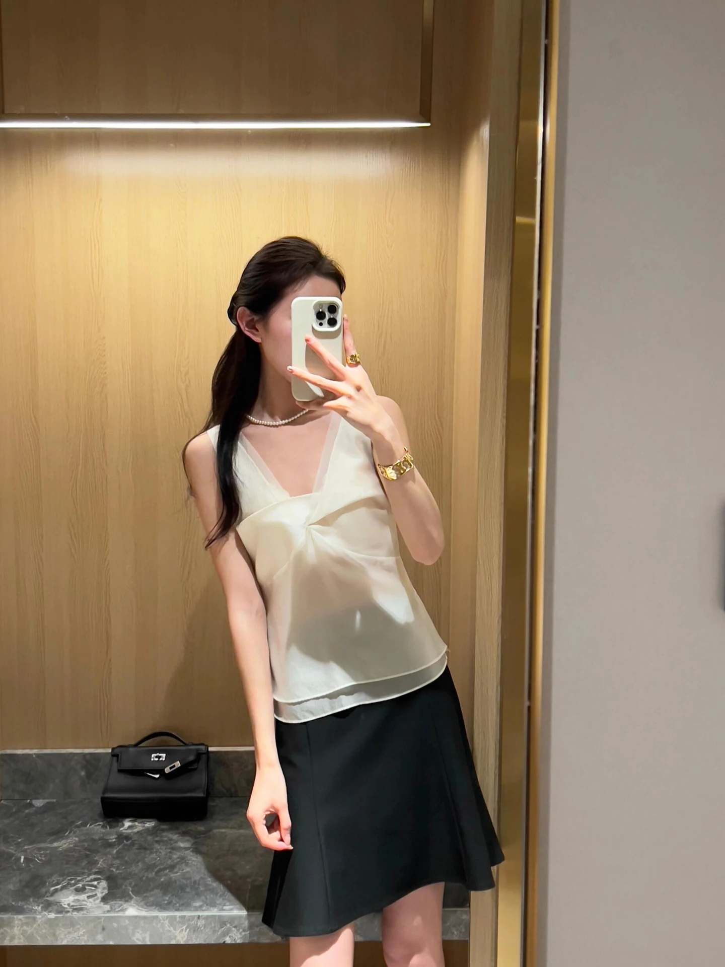 

FEMPILOT White Knot V-ne Svel Vest Top Summer New Fi Tail Skirt Two-piece Set Women's Faion Spring Collec...