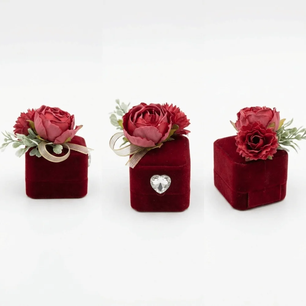 Heart Shaped Wedding Ring Box Artificial Flower Shiny Rhinestone Jewelry Display Case Romantic Design Compact Structure Ring Box