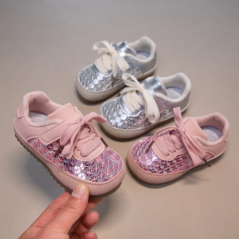 

Детские кроссовки для девочек с блестками и пайетками, повседневные, весна 2026, новые, для прогулок, с мягкой подошвой, удобные, универсальные, стильные, для школы