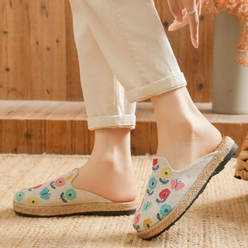 Women Wide Round Toe Embroidered Canvas Slipper Flat Heeled Retro Summer Slides Rubber Sole Casual Female Mules