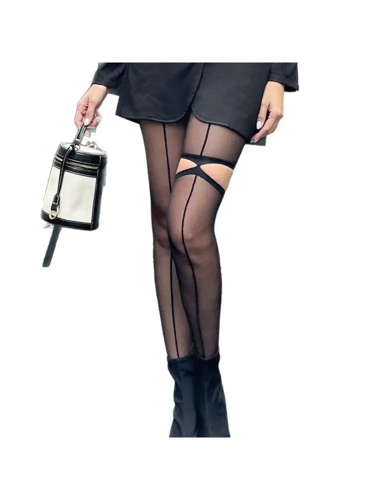 2025 جديد إمرأة جوارب طويلة موضة الساق مخطط جوارب الحرير الأسود رقيقة مثير مكافحة هوك للأوروبية والأمريكية 40-52 كجم 145-17 سنتيمتر