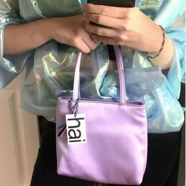 Bolso de mano de seda de nicho de Hai UK para mujer, bolso cuadrado pequeño para axilas, bolso cruzado de un solo artículo de moda de Jennie