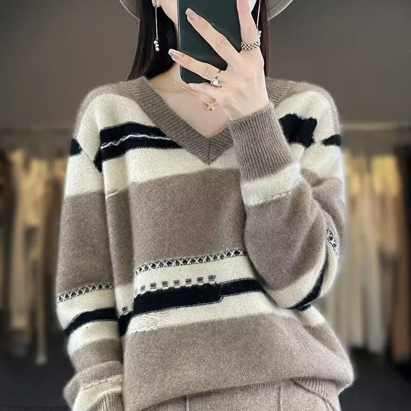 New Spring and Autumn Fashion Trend Colored Striped V-neck Loose and Versatile Western Style Slim Casual Women\'s Knitted Sweater