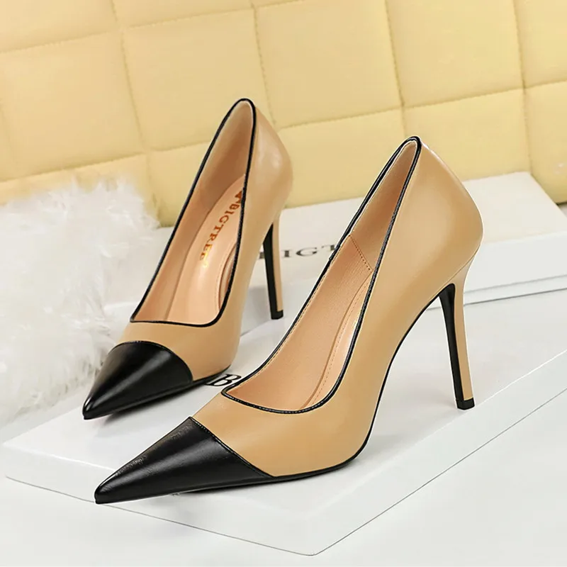 South Korea fashion women\'s shoes wedding high heels stiletto heels light pointy matching color women light mouth single shoes