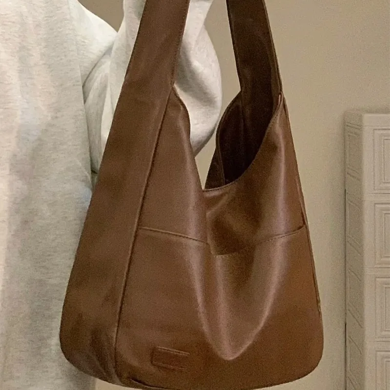 2025 New Autumn And Winter Soft Leather Large Capacity Brown Versatile Commuting Shoulder Bag Women's Tote Bucket Bag
