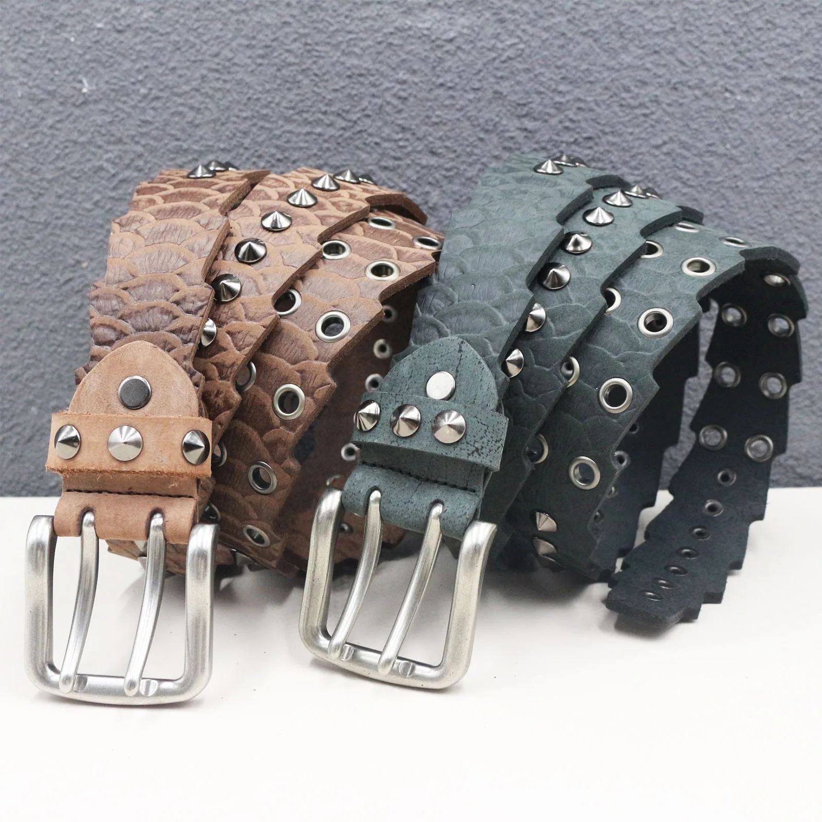 Cinturón de Cuero Genuino con Grabado de Escamas de Dragón Vintage, con Tachuelas Metálicas Redondas, Estilo Punk, Biker, Cowboy, para Hombre