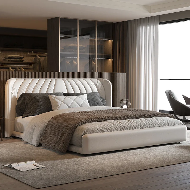 Italian high-end first-floor cowhide bed large flat-floor villa master bedroom