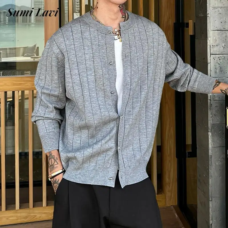 2026 ربيع خريف جديد أزياء رجالي Sweatercoat خمر طاقم الرقبة زر متابعة بالأزرار الرجال عارضة بلون مضلع متماسكة الستر