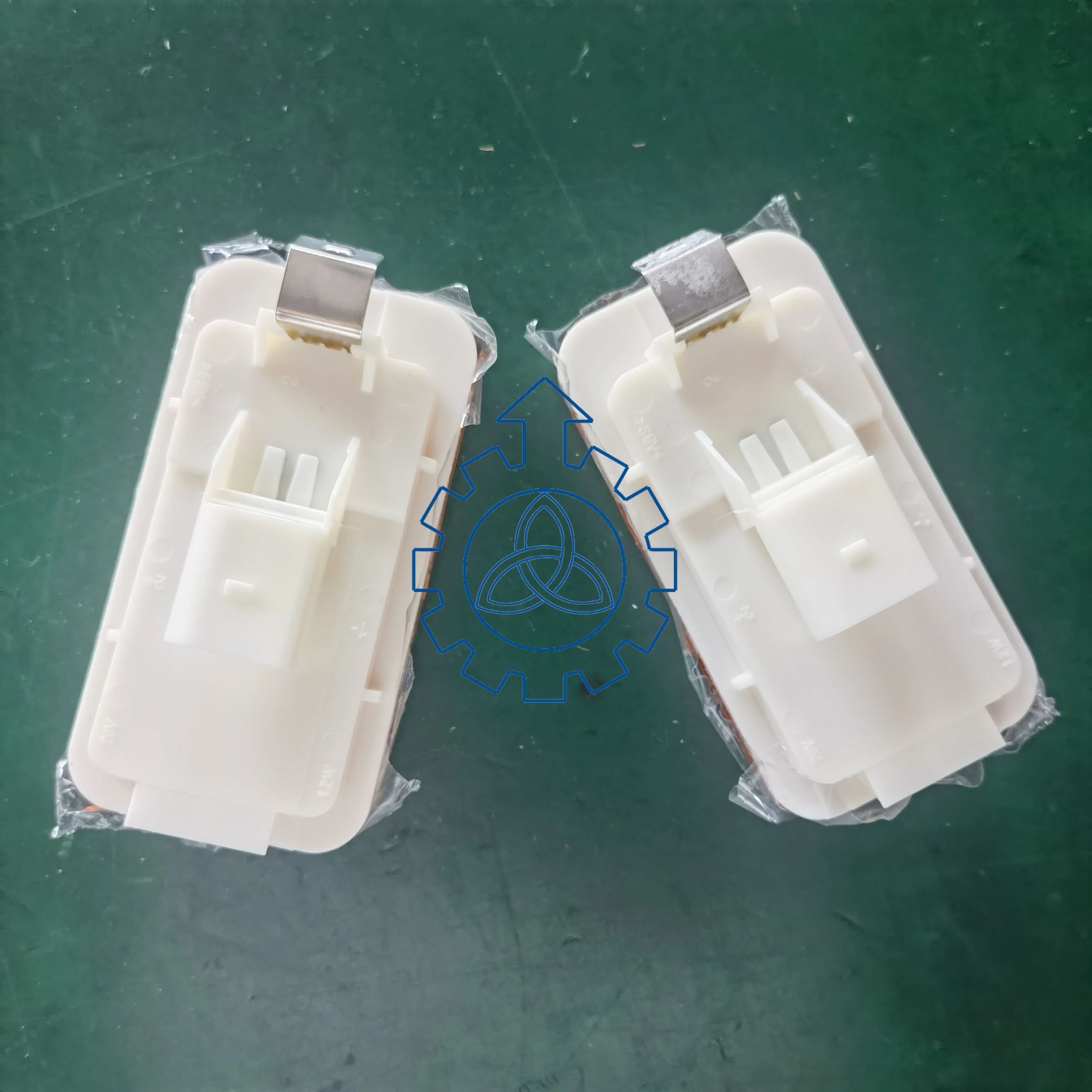 

LED Side Lights For Volvo Truck FH FM FL Marker Lamp Clearances Light Amber 20789440 20398660 82392733 Accessories 2pcs