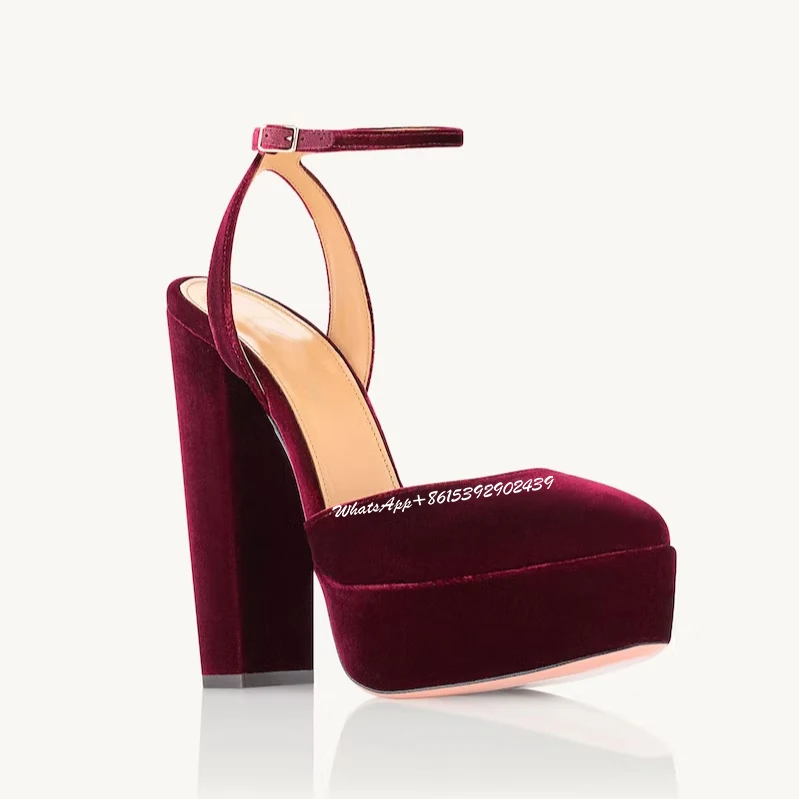 Eleganckie obcasy wino czerwone złoto aksamitne kobiety szlachetne Slingback sandały gruby obcas okrągłe płytkie usta projekt Hollow Sexy moda buty