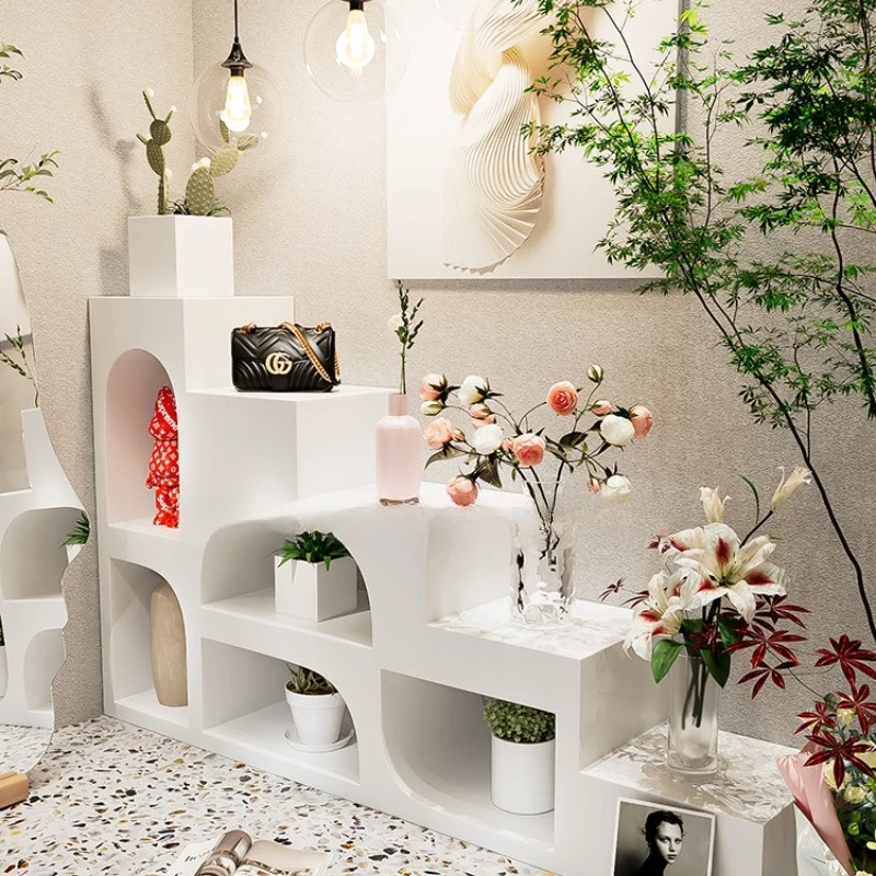 Flower shop soft decoration Nakajima display stand against the wall, window decoration display props, shoe bags, flowing water
