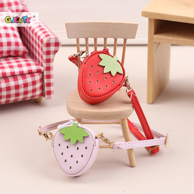 

Cute Mini Doll Strawberry Crossbody Bag Shoulder Bag Doll Fashion Clothes Accessories 1/12 Dollhouse Decoration Pretend Play Toy