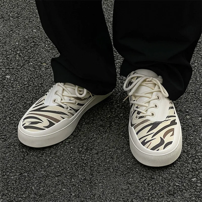 Fashion Zebra Print Canvas Shoes Men Summer Low-top Men's Vulcanized Shoes Casual Flat Canvas Sneakers Men zapatillas de lona