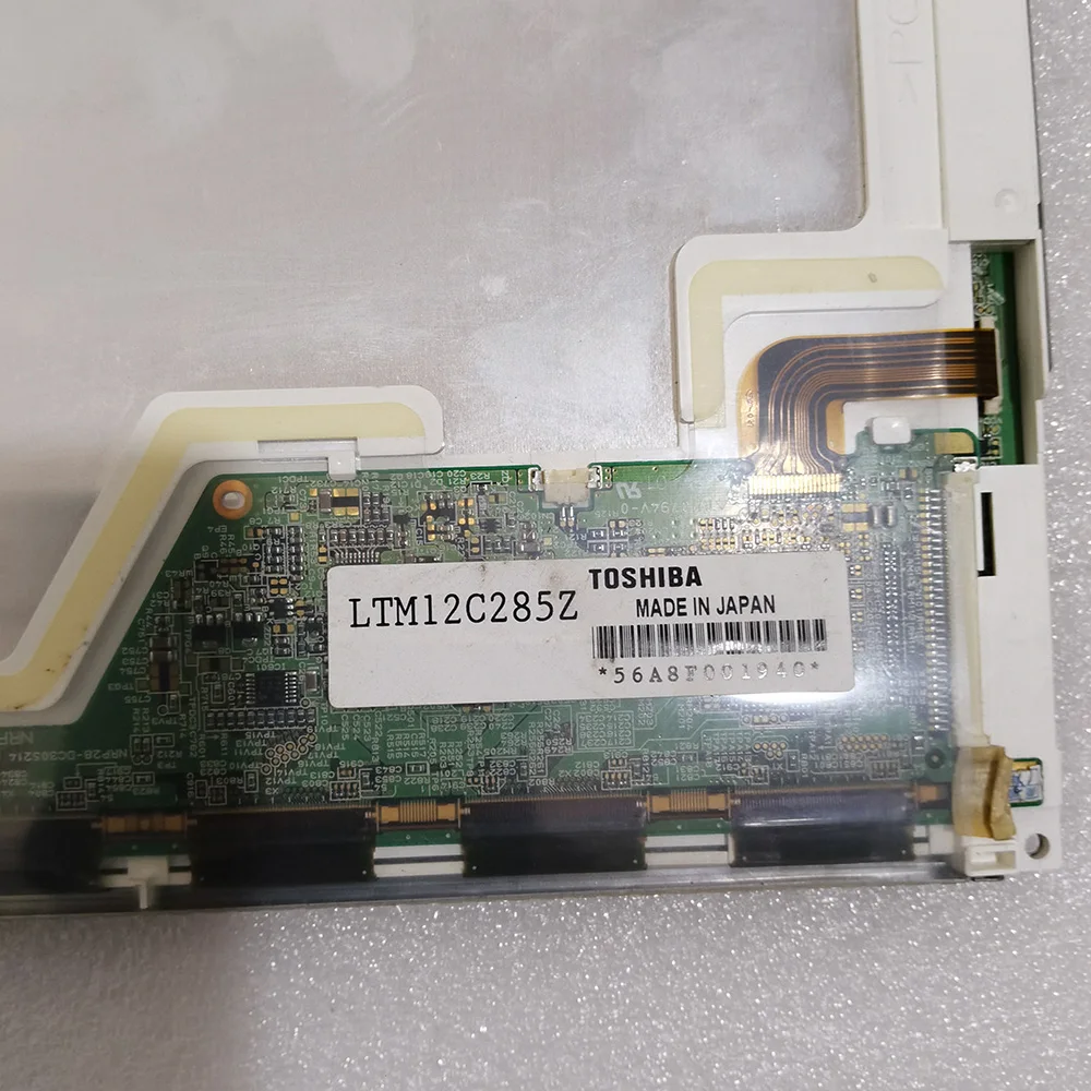 Display LCD LTM12C285Z