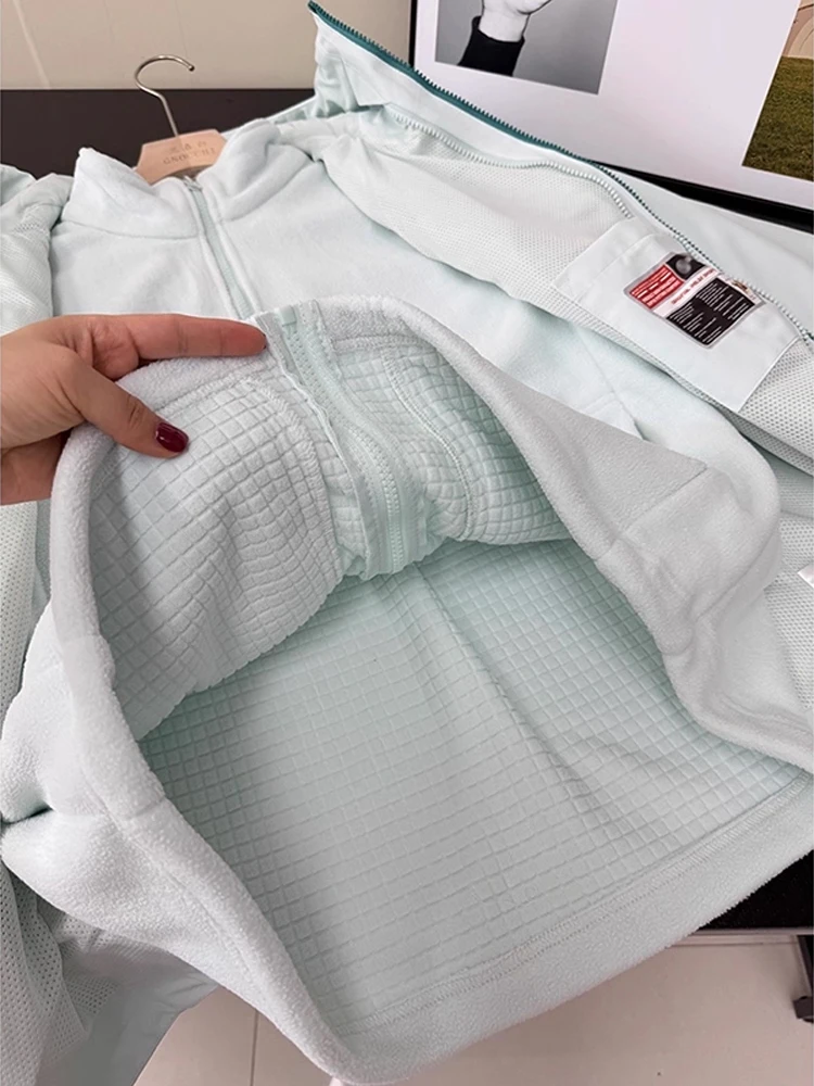 

Men's Tee-in-One Soft ell Jaet Thiened Autumn Winter Outdoor Climbing Windproof irt Hooded Zipper Closure Polyester...