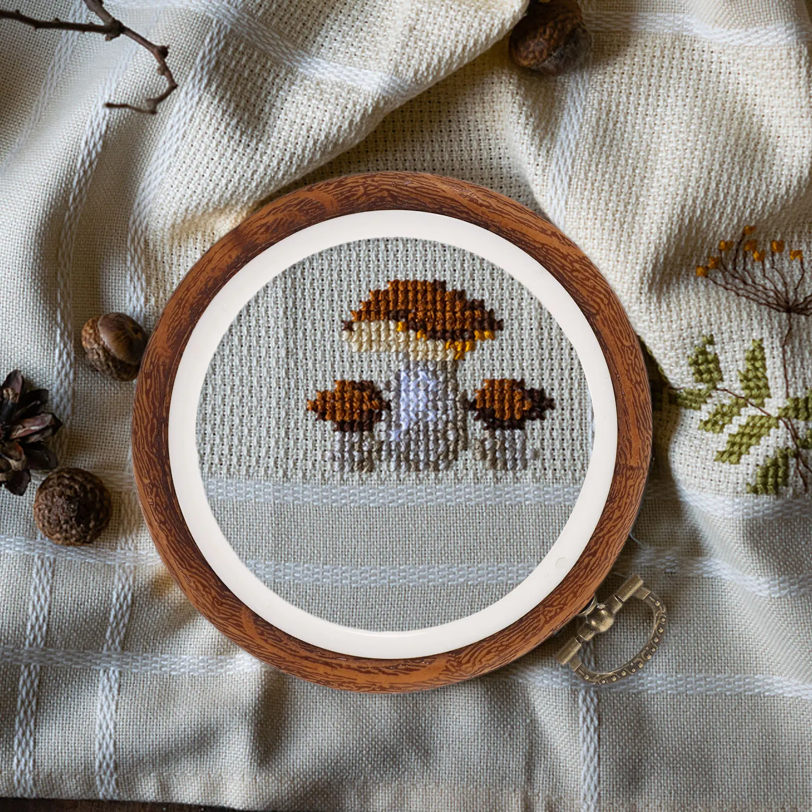 

2 Pcs Embroidery Stretch Hoop Prop Hand Hoops Small Needlework Decorative Diy Circle for
