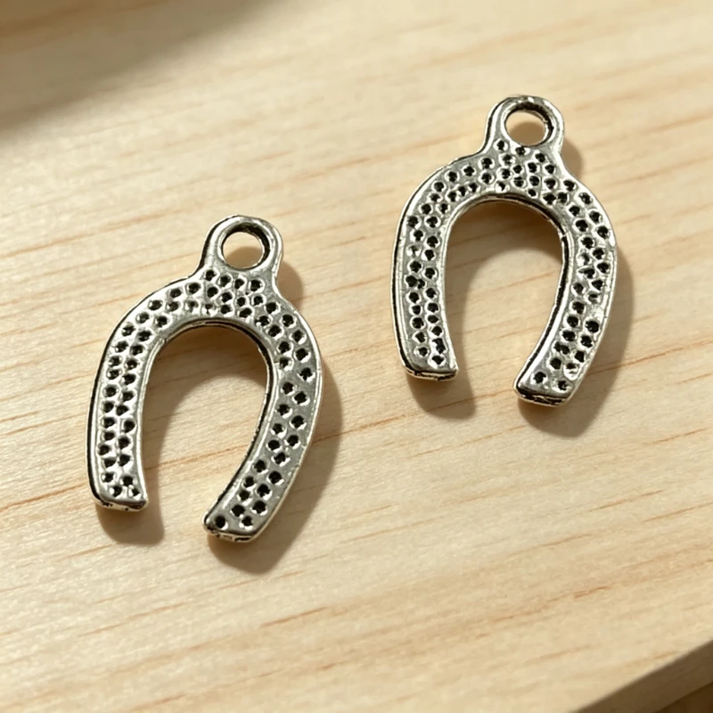 440 Stück antiksilberfarbene Hufeisen-Anhänger, 16 x 11 mm, DIY-Armbänder, Ohrringe, Schmuckherstellung # 2945 Großhandel – Detail 2