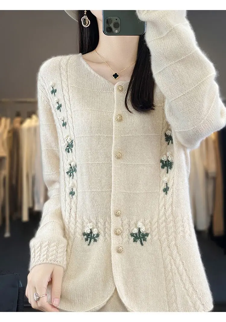 Autumn and Winter New Cardigan Round Neck Color Blocked Heavy Embroidery Hook Flower Sweater Korean Version Loose Knit Jacket