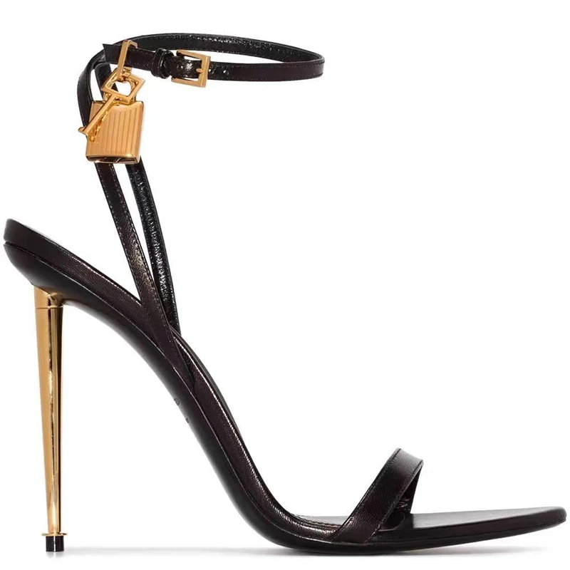 Однотонные женские сандалии с ремешком и пряжкой, украшенные замком, модные женские туфли с острым носком, золотые женские сандалии на шпильке