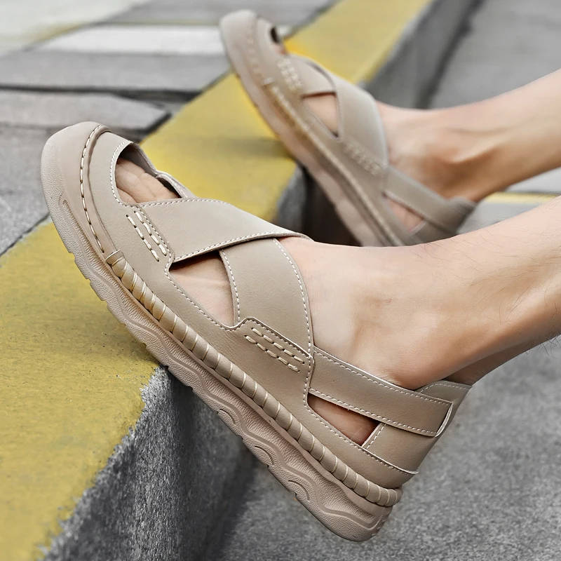 

Новые летние мужские дышащие сандалии ручной работы из воловьей кожи, модные брендовые мужские уличные удобные нескользящие пляжные туфли на толстой подошве