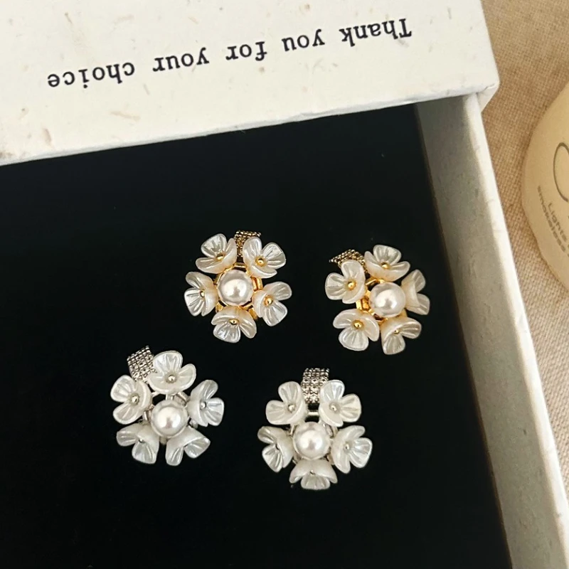 

Elegant White Imitation Pearl Flower Stud Earrings for Women Shiny Rhinestone Dangle Earrings Wedding Charm Jewelry Gift