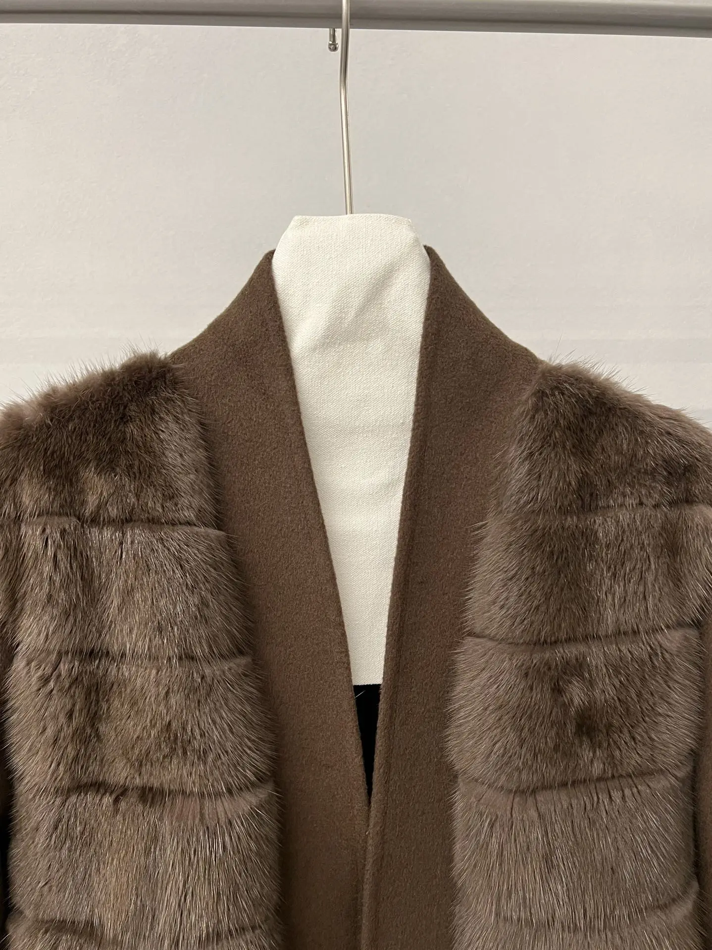 2025 가을 겨울 신상 캐시미어 코트 여성용 중장기 우아한 밍크 퍼 칼라 울 코트