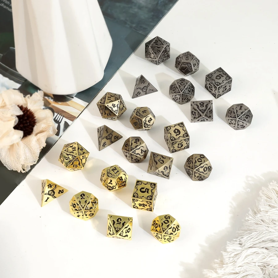 New Style Bronze Retro 7pcs Polyhedral Metal Dice Set Role Play Games DND Dice Ornaments Accept Custom Font Symbol Pattern Logo