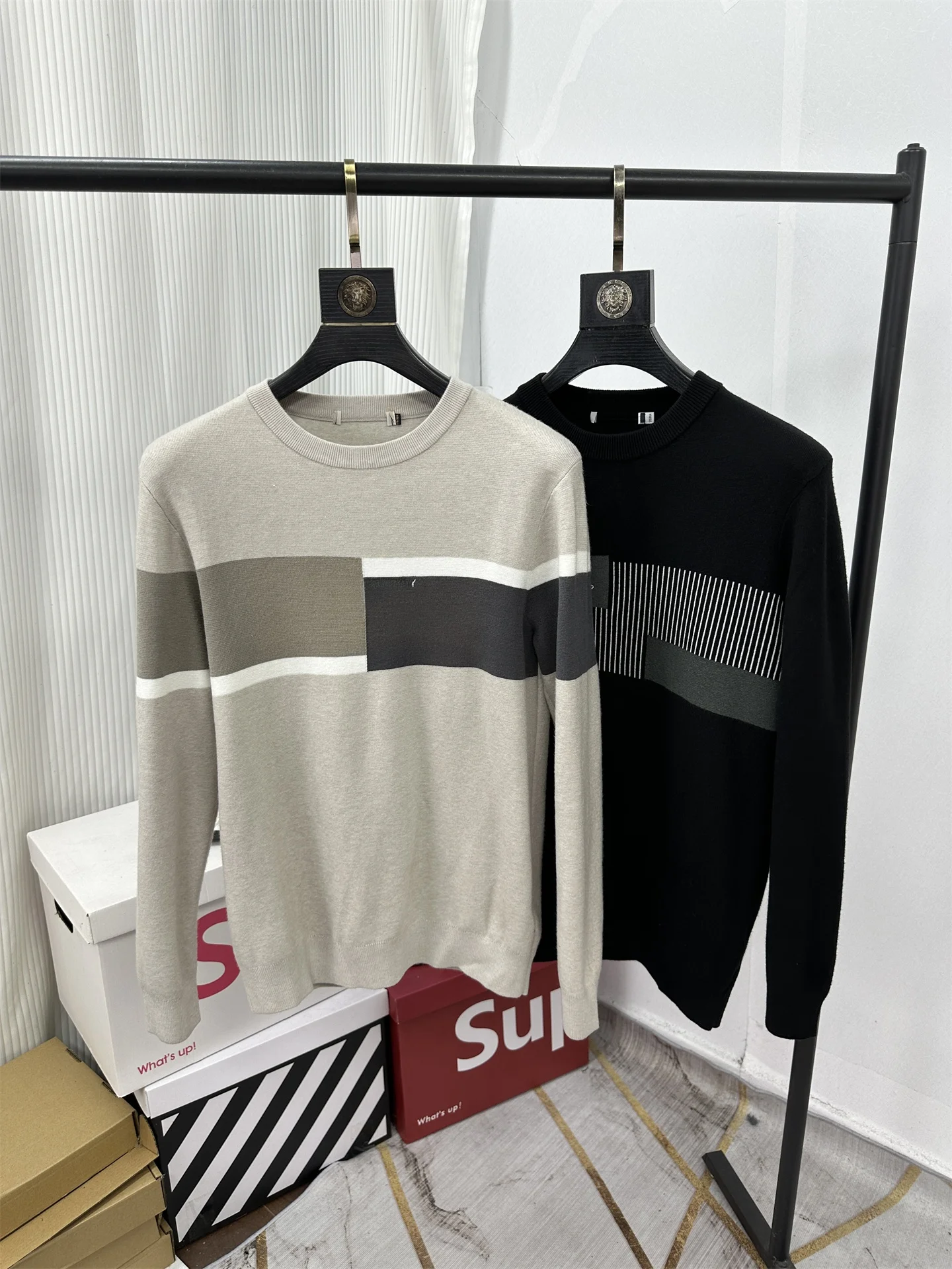 

Soft Comfortable Men's round Ne Knitted Sweater Faionable Color Blo Base Layer irt Skin-friendly Casual Wear