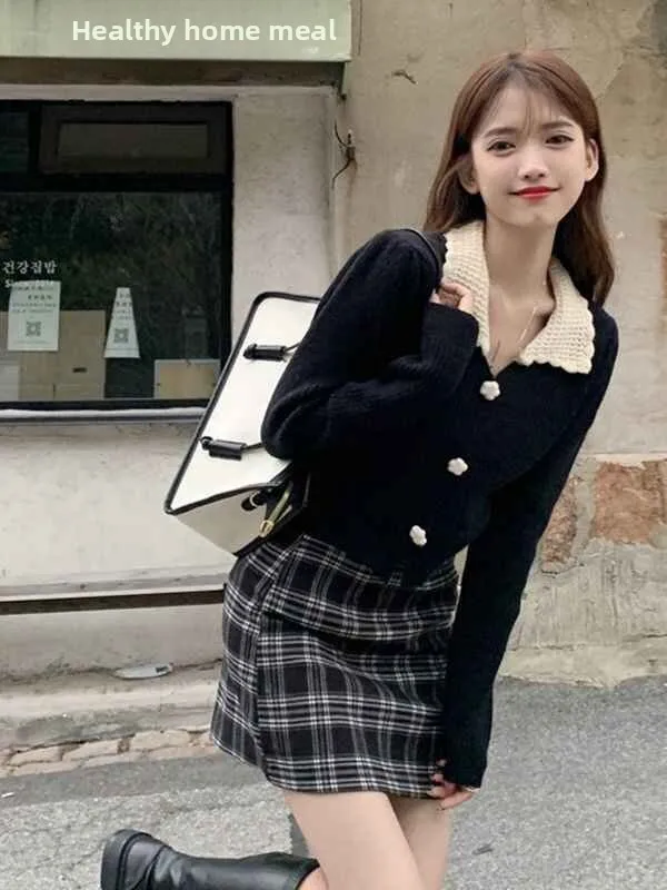 plus Size Women's Black Knitted Open Cardigan Autumn New Style Doll Collar Button Soft Style Age Reduction Sweater Design Sense