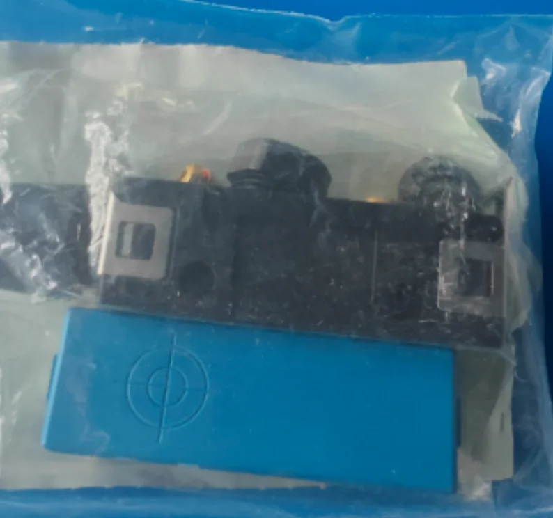 

Новый оригинальный концевой выключатель FL2B-4J6 FL2B-4K6 FL2B-2J6 FL2R-4J6HD Датчик