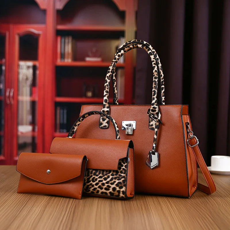 

2024 Fashion Celebrity One Shoulder Handbag New Large Capacity Leopard Pattern Women's and Mother's Set Bag