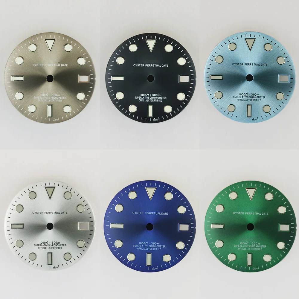 

The new SUB sunray modified S dial has round studs 28.5mm green luminous NH35 NH36
